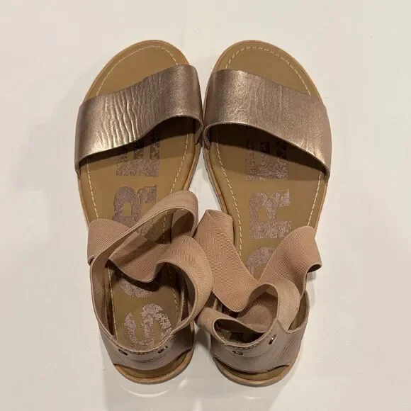 Sorel Women's Sandals in Tan and Gold - Picture 4 of 5